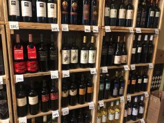 Naše vína ve @vinofermata #spanelskavina #vinopraha